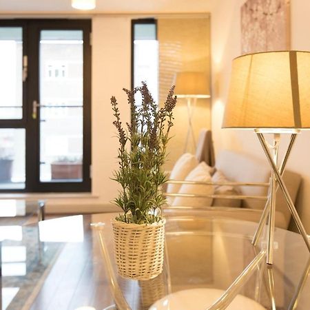 Beautiful 2 Bedroom Property In Borough Лондон Екстериор снимка
