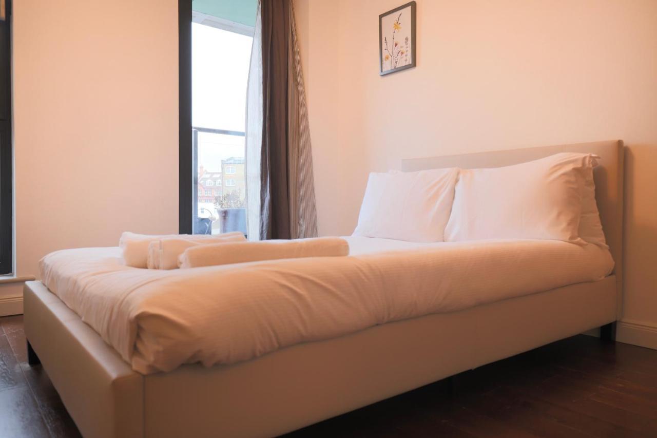 Beautiful 2 Bedroom Property In Borough Лондон Екстериор снимка